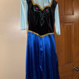 Frozen dress with cape